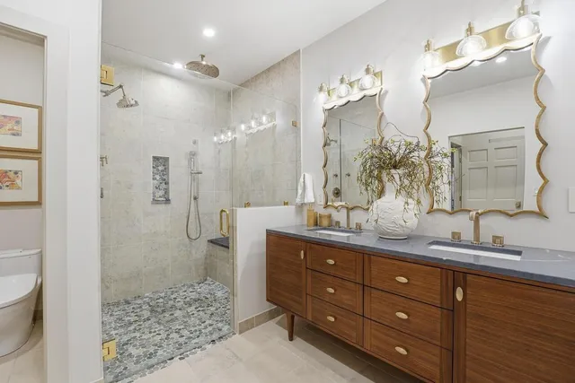 $1,250,000 | 76 Le Mans Court, Prairie Village, KS 66208