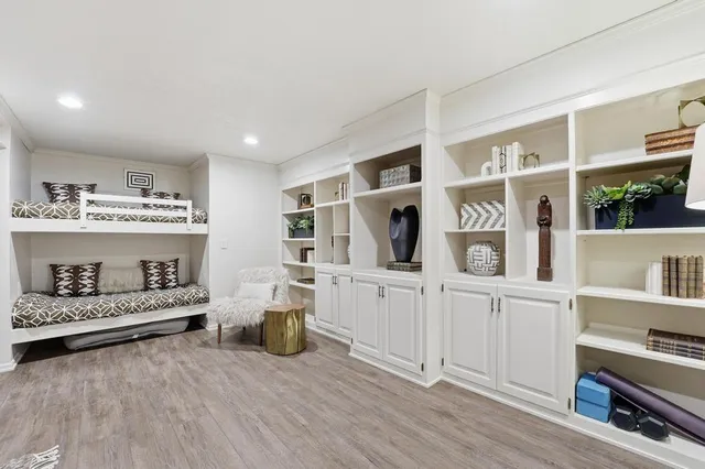 $1,250,000 | 76 Le Mans Court, Prairie Village, KS 66208