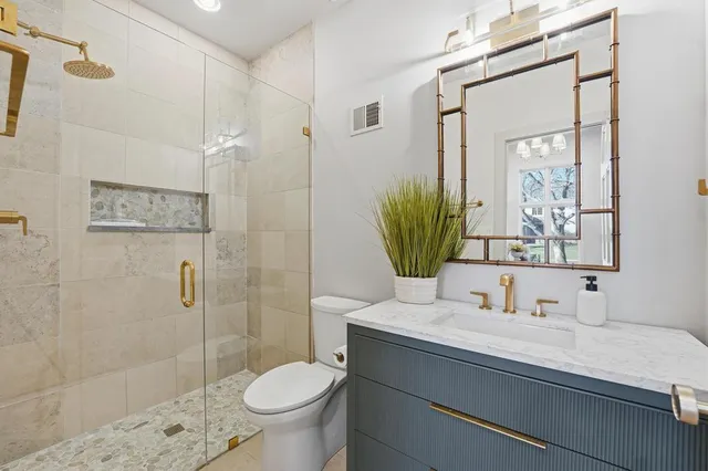 $1,250,000 | 76 Le Mans Court, Prairie Village, KS 66208