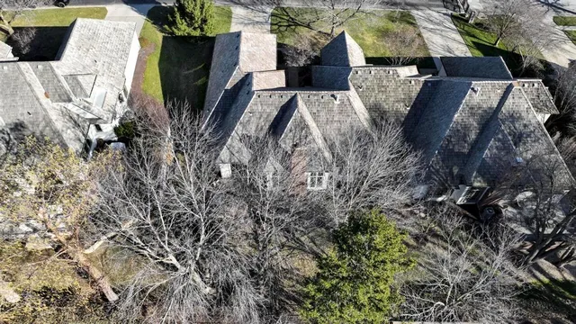 $1,250,000 | 76 Le Mans Court, Prairie Village, KS 66208