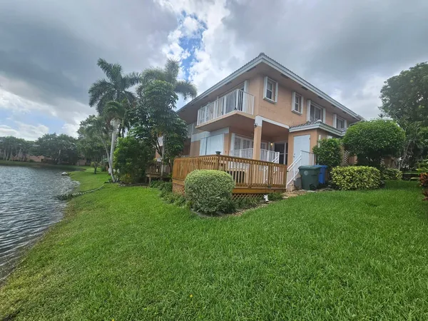 $3,000 | 3275 Northwest 44th Street, Unit 2, Oakland Park, FL 33309
