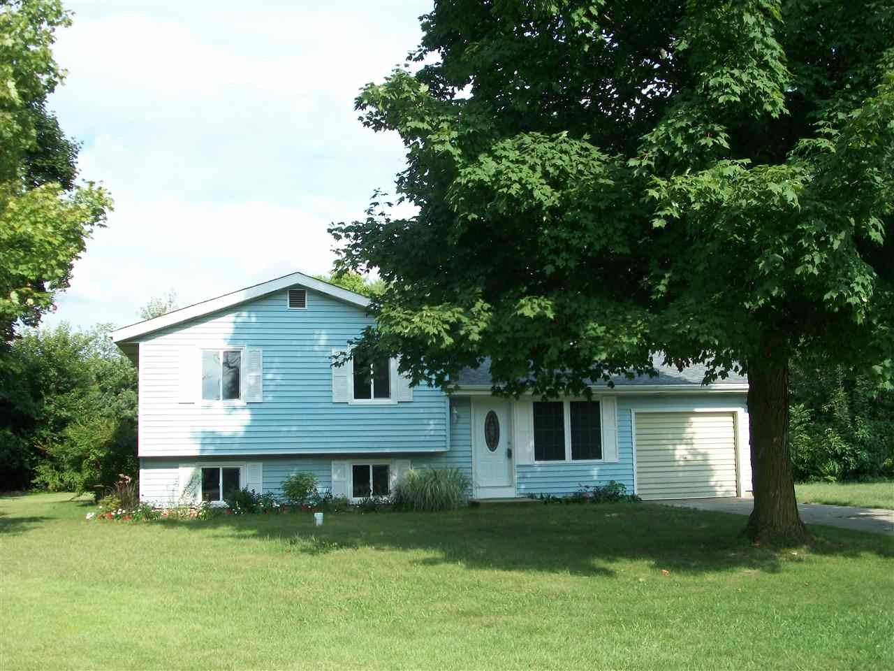 54630 Bittersweet Road Mishawaka, IN 46545 - Photo 2 of 29 Gallery Image 2