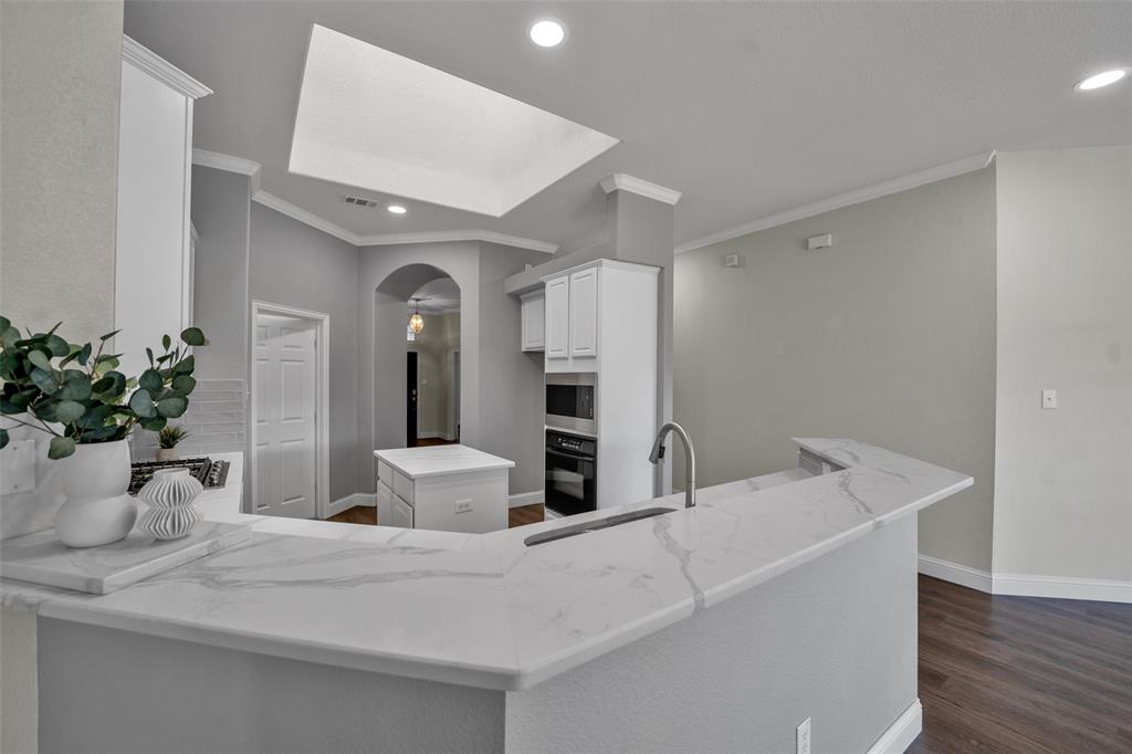 3585 Navarro Way Frisco, TX 75034 - Photo 5 of 18 Plenty of natural light.