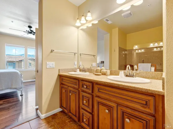 $525,000 | 180 Healdsburg Avenue, Unit A, Cloverdale, CA 95425