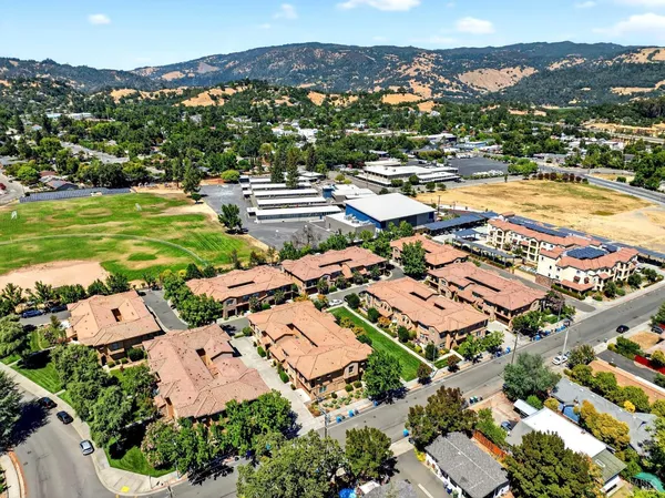 $525,000 | 180 Healdsburg Avenue, Unit A, Cloverdale, CA 95425