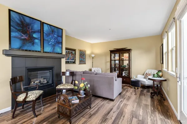 $525,000 | 180 Healdsburg Avenue, Unit A, Cloverdale, CA 95425