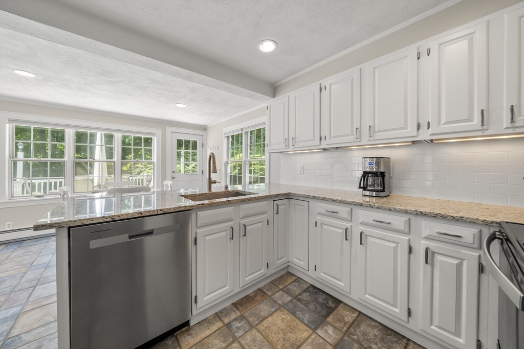 28 Parkway Road Medford, MA 02155 - Photo 9 of 38 Gallery Image 9
