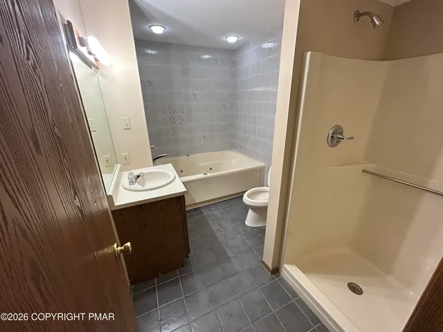 $1,750 | 155 Stream Court, Bushkill, PA 18324