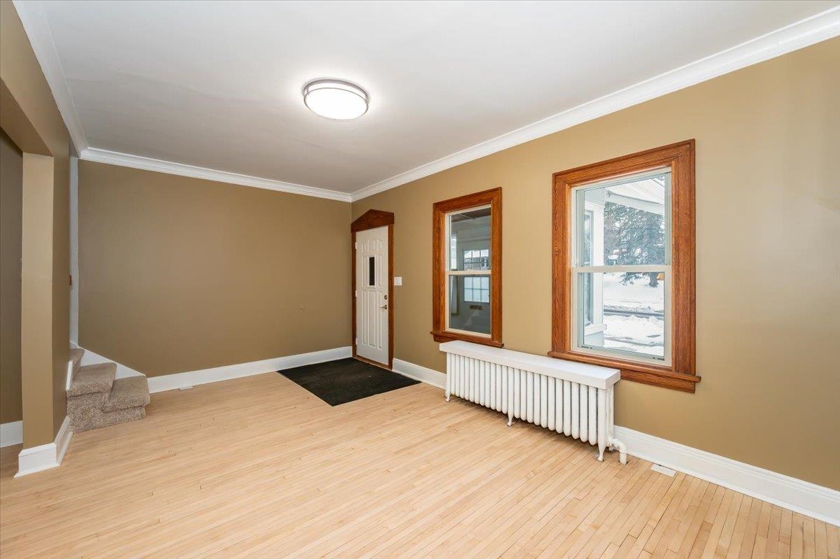 4532 McCulloch Street Duluth, MN 55804 - Photo 4 of 15 Living Room