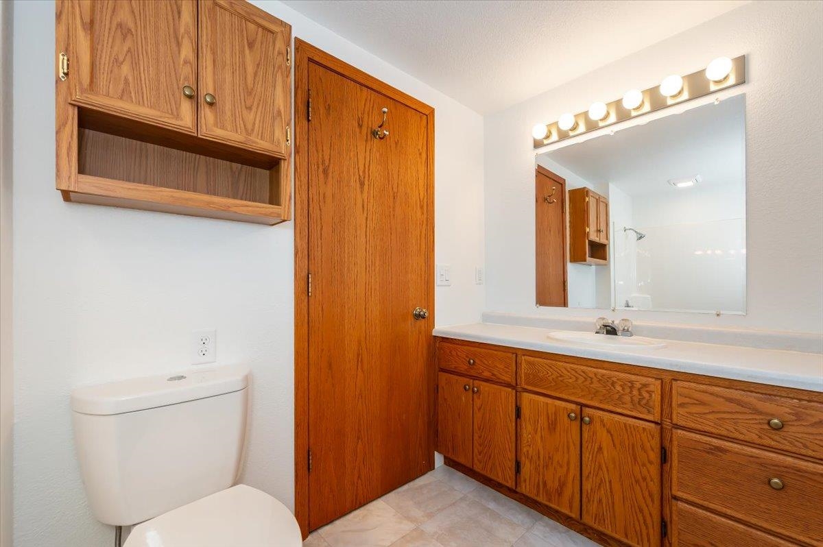 4532 McCulloch Street Duluth, MN 55804 - Photo 10 of 15 Bath Upstairs