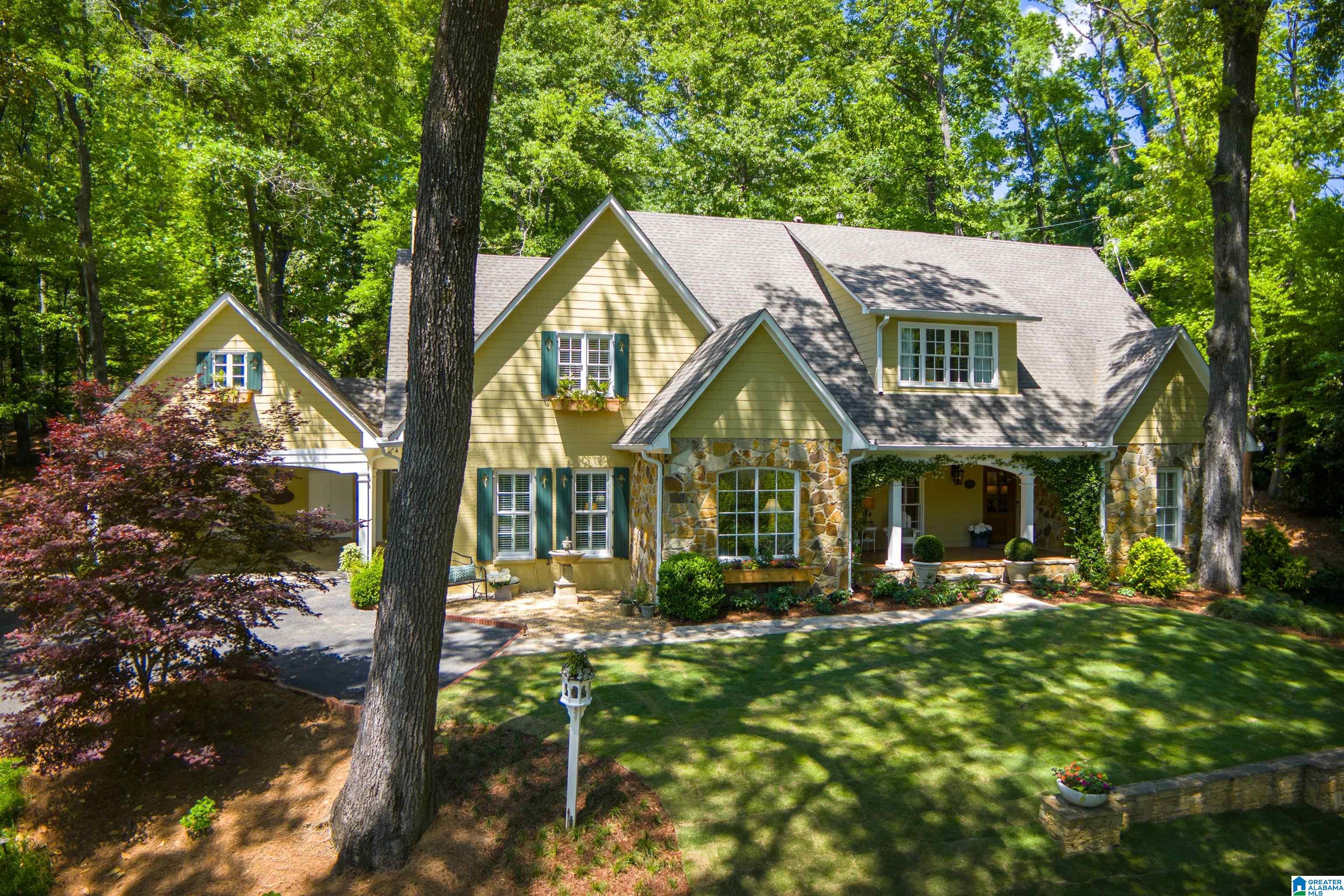 14 Woodhill Road Birmingham, AL 35213 - Photo 1 of 55