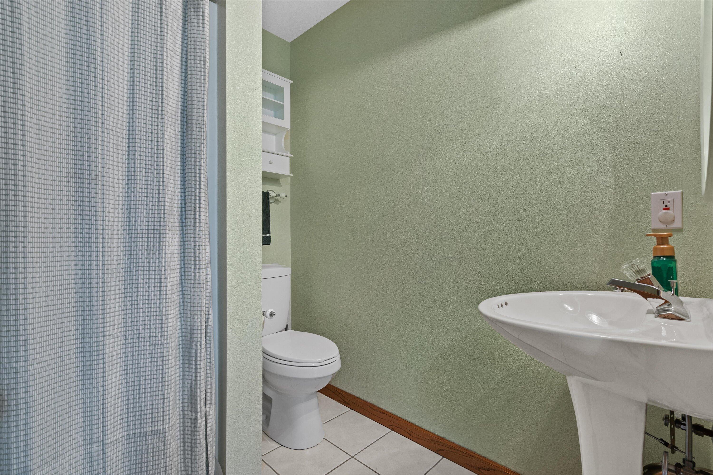 504 Fairview Circle Waterford, WI 53185 - Photo 21 of 49 Lower level full bathroom