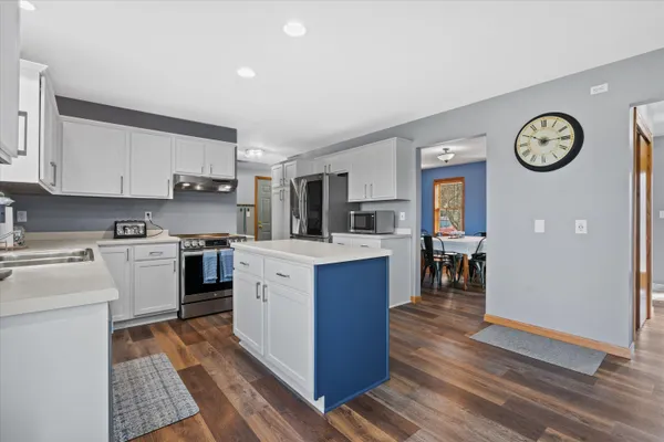 $649,900 | 504 Fairview Circle, Waterford, WI 53185