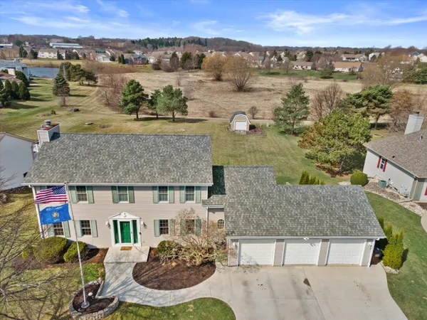 $649,900 | 504 Fairview Circle, Waterford, WI 53185