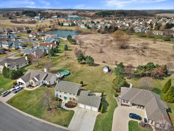 $649,900 | 504 Fairview Circle, Waterford, WI 53185