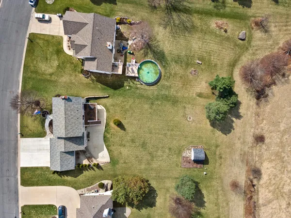$649,900 | 504 Fairview Circle, Waterford, WI 53185