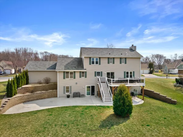 $649,900 | 504 Fairview Circle, Waterford, WI 53185