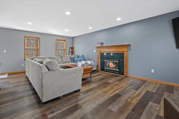$649,900 | 504 Fairview Circle, Waterford, WI 53185
