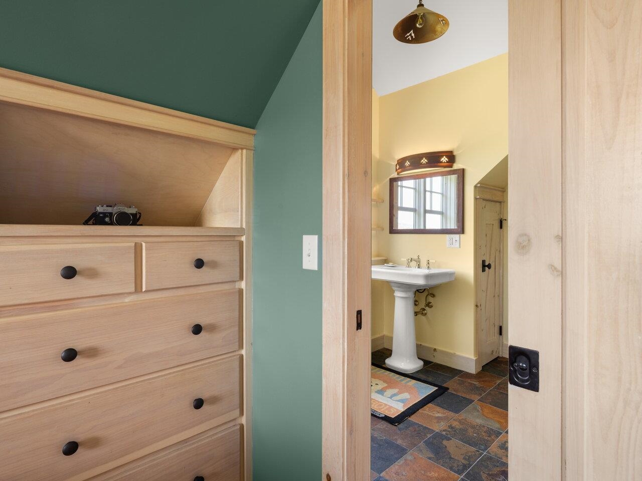 754 Four Winds Road Ferrisburgh, VT 05473 - Photo 15 of 60