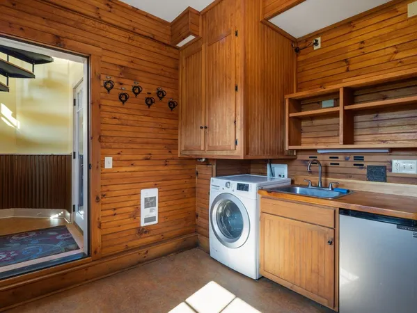 $1,050,000 | 754 Four Winds Road, Ferrisburgh, VT 05473