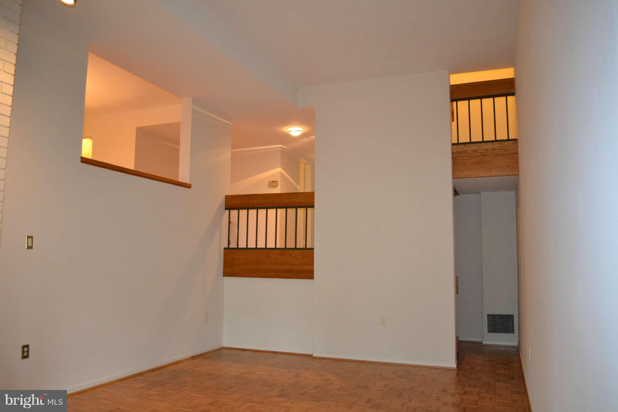 11731 Indian Ridge Road Reston, VA 20191 - Photo 6 of 30 Living Room
