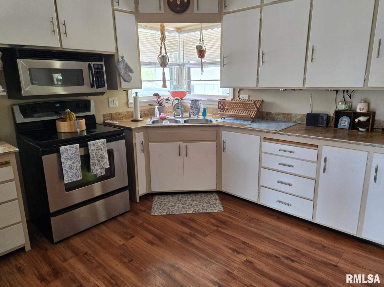 23544 North Urish Road Canton, IL 61520 - Photo 6 of 36