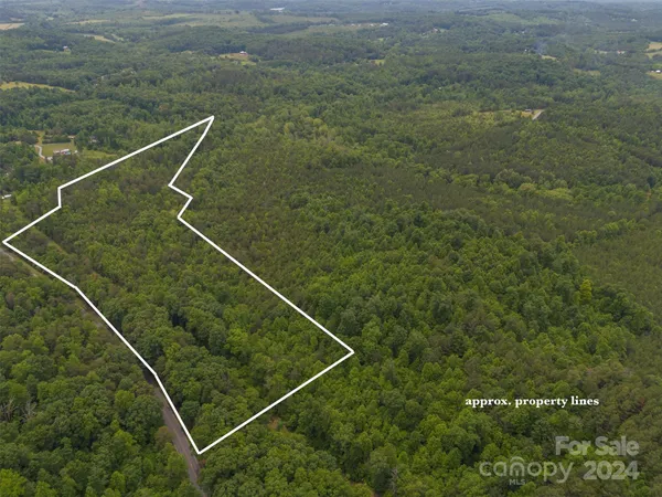 a view of a tennis court