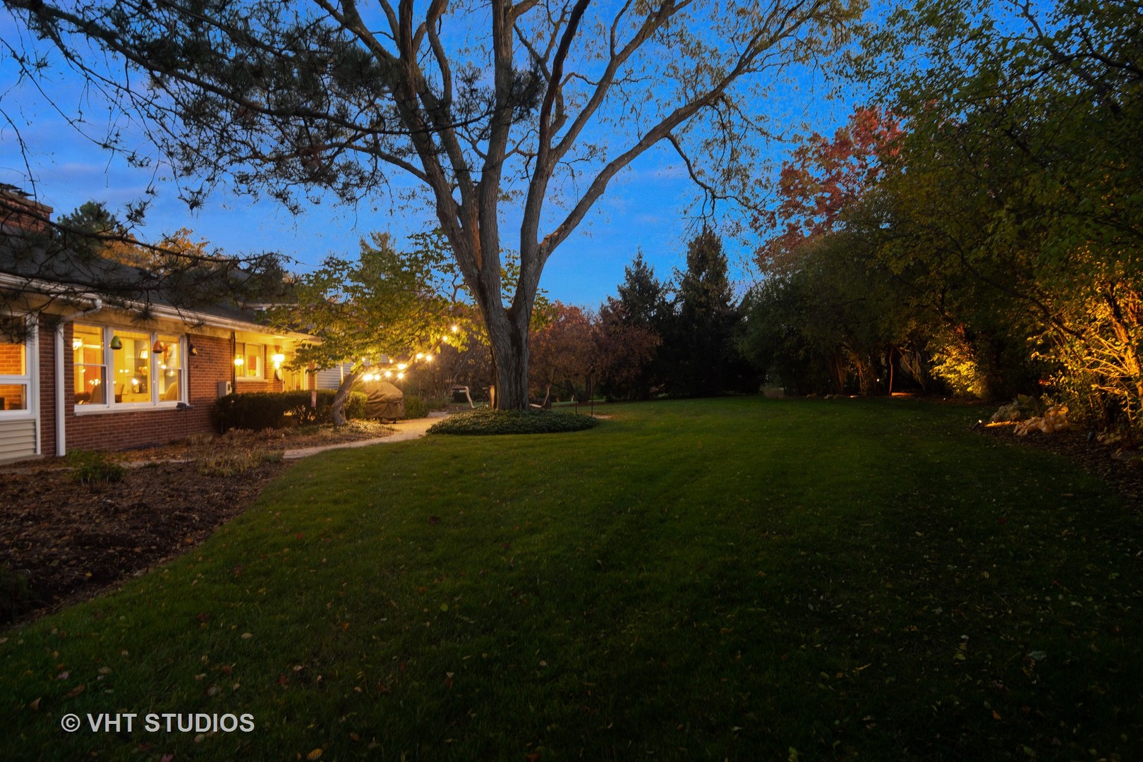 1857 Thomas Atkinson Road Inverness, IL 60067 - Photo 31 of 40 a view of a yard