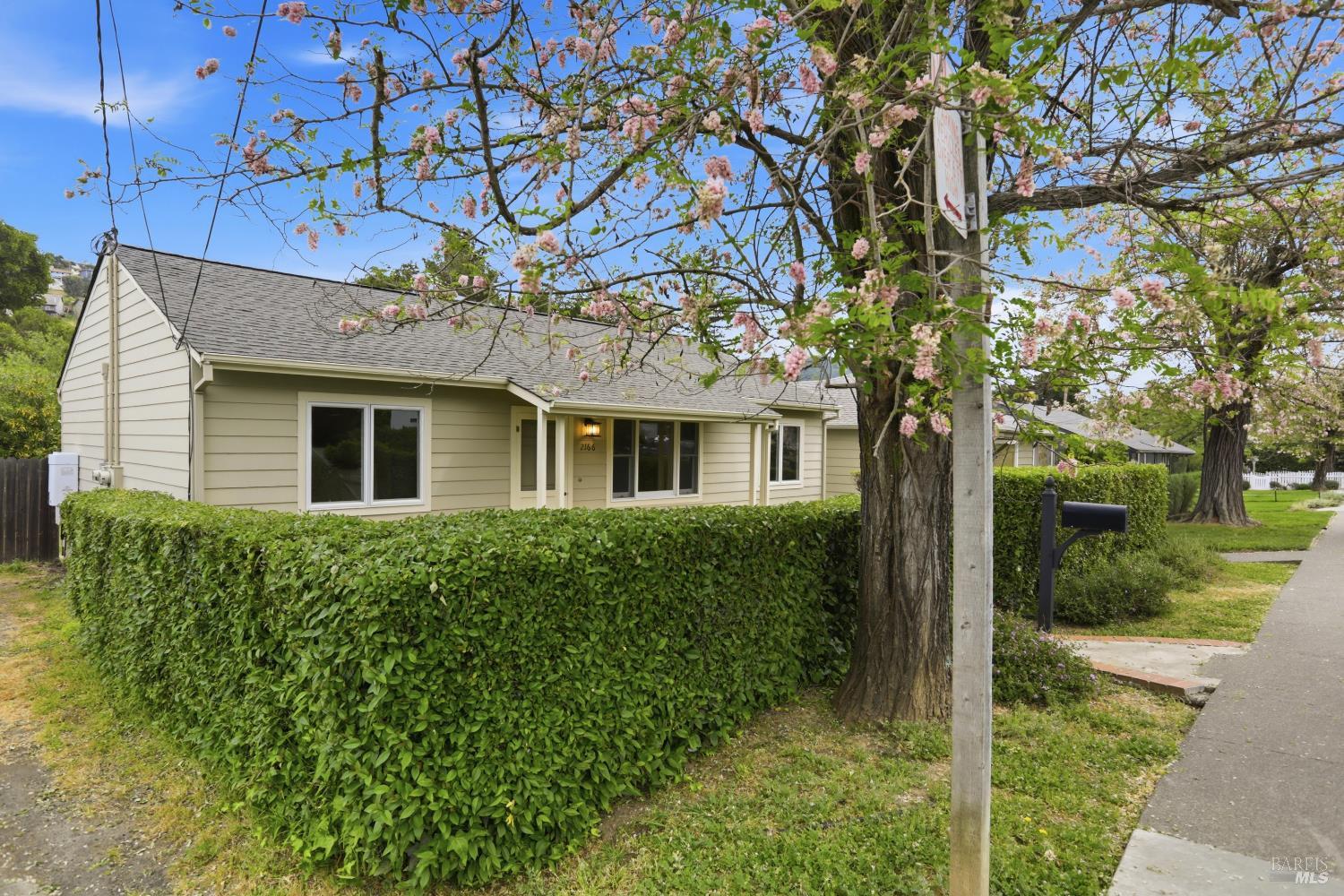 2166 Fifth Avenue San Rafael, CA 94901 - Photo 2 of 29