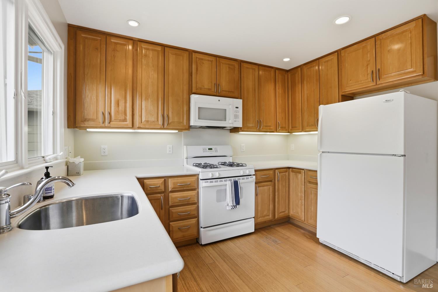 2166 Fifth Avenue San Rafael, CA 94901 - Photo 8 of 29