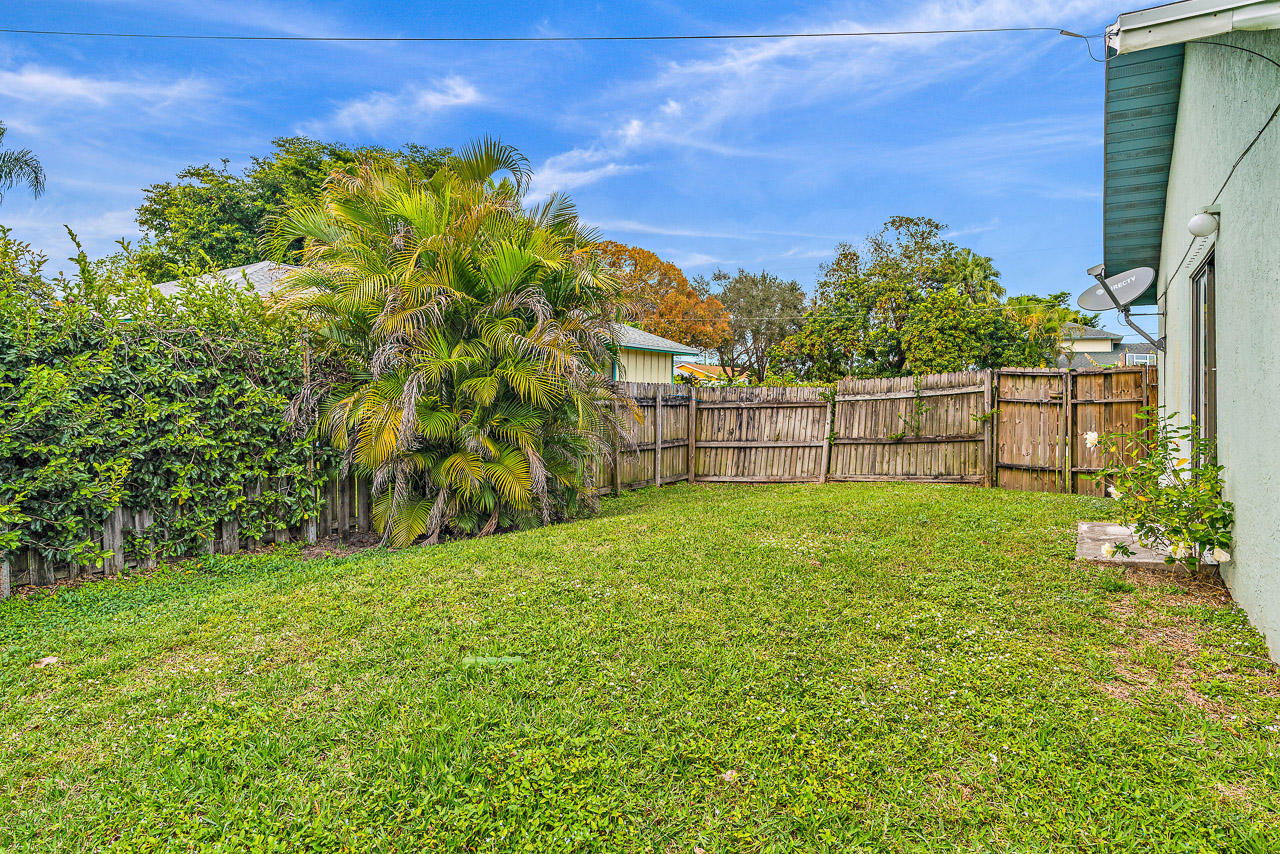 6030 Wolfe Street Jupiter, FL 33458 - Photo 11 of 11 Private & Fenced Yard