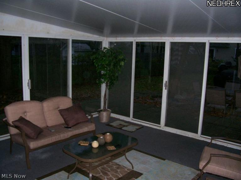 4573 McFarland Road Cleveland, OH 44121 - Photo 4 of 24
