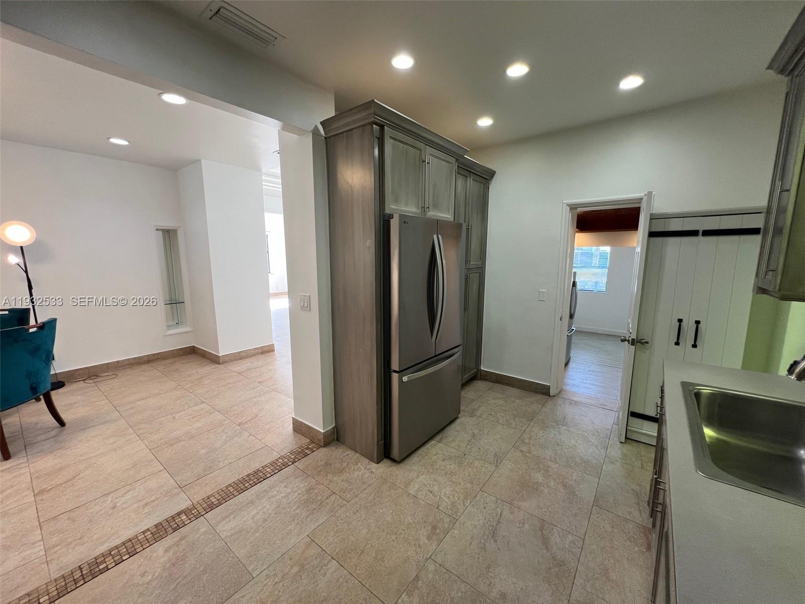 4575 Post Avenue Miami Beach, FL 33140 - Photo 30 of 57