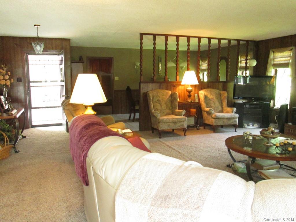 443 Pisgah Ridge Circle Hiddenite, NC 28636 - Photo 3 of 24 Gallery Image 3