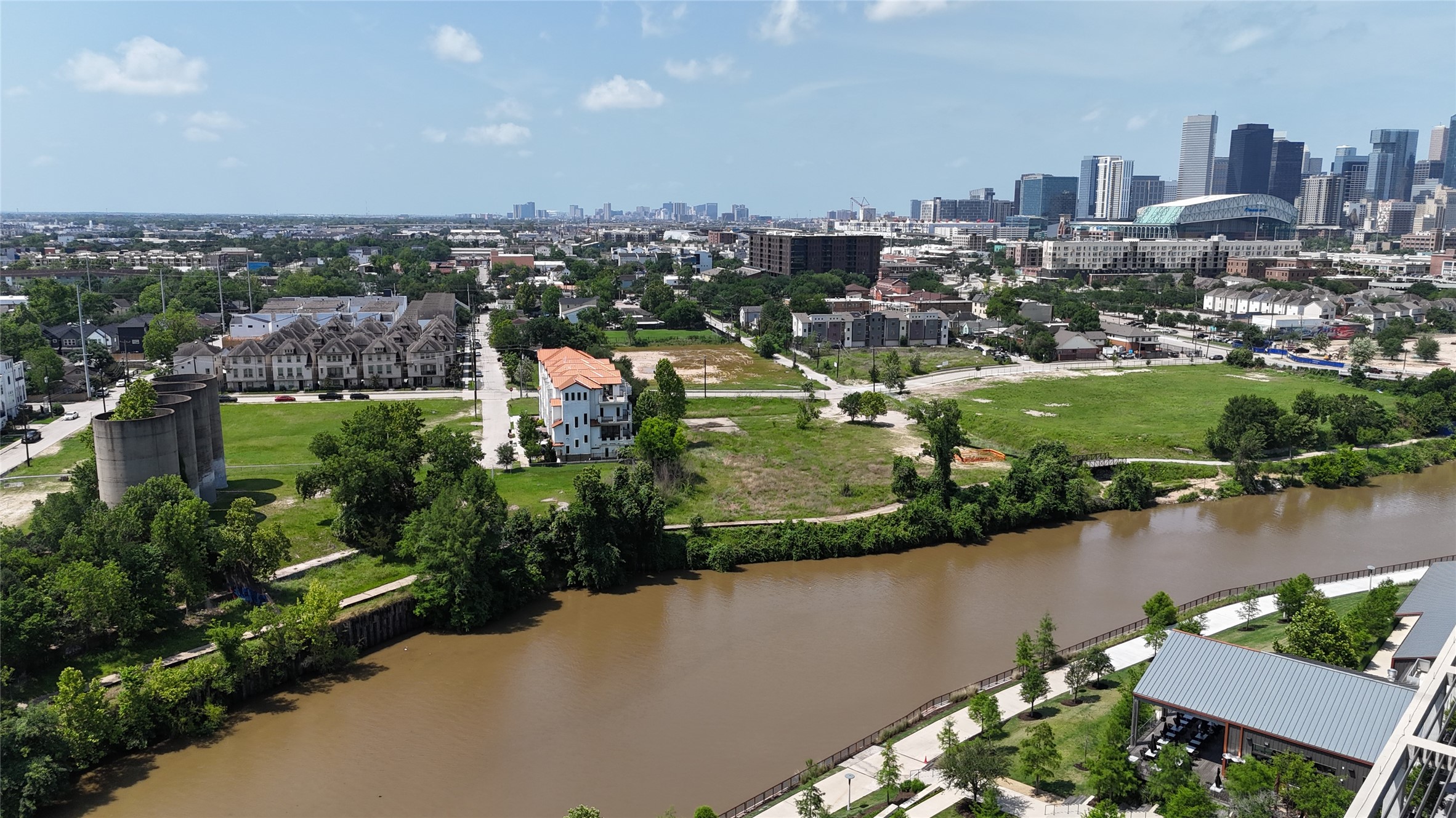 2704 Freund Street Houston, TX 77003 - Photo 45 of 45 an aerial view of a city