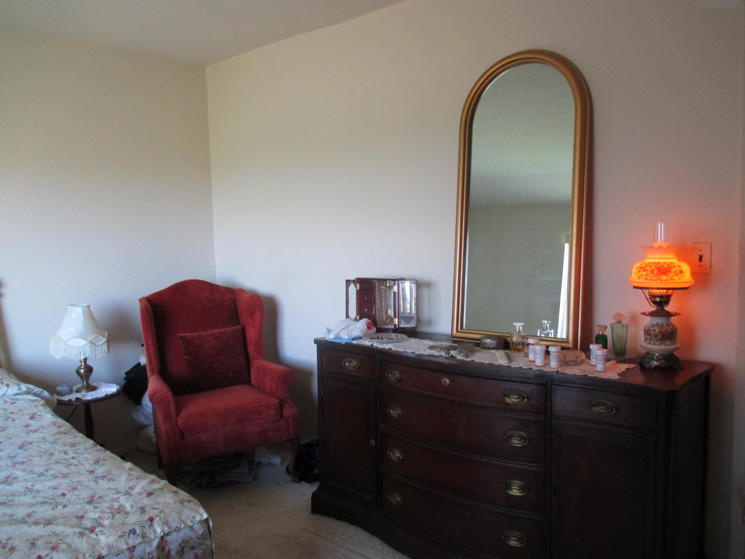 83 Narrows Road North, Unit 2D Staten Island, NY 10305 - Photo 11 of 16 MBR 2nd wall