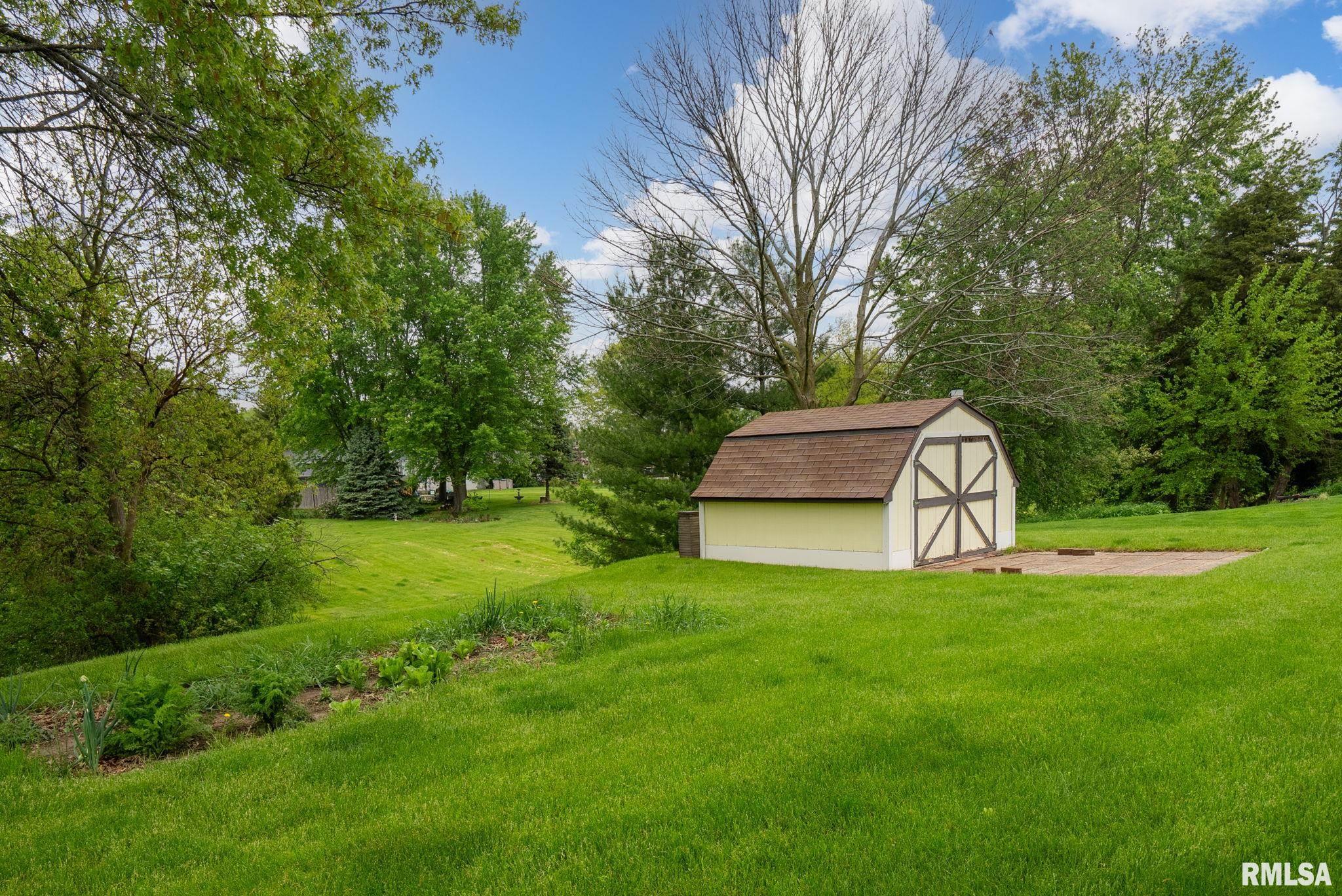 17211 Cedar Road East Moline, IL 61244 - Photo 29 of 31 Gallery Image 29