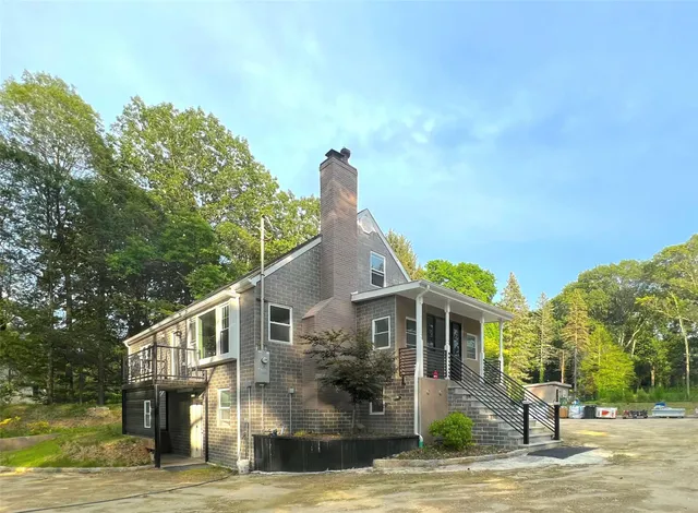 $6,000 | 27 Dunlop Road, Huntington, NY 11743