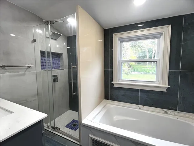 $6,000 | 27 Dunlop Road, Huntington, NY 11743