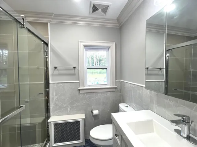 $6,000 | 27 Dunlop Road, Huntington, NY 11743