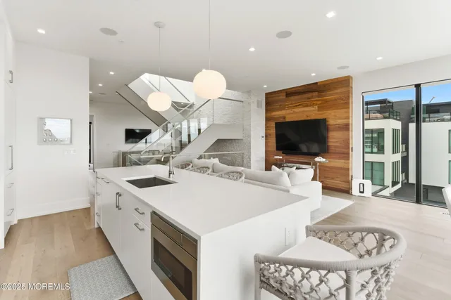 $9,300 | 200 North Ocean Avenue, Unit 6, Long Branch, NJ 07740