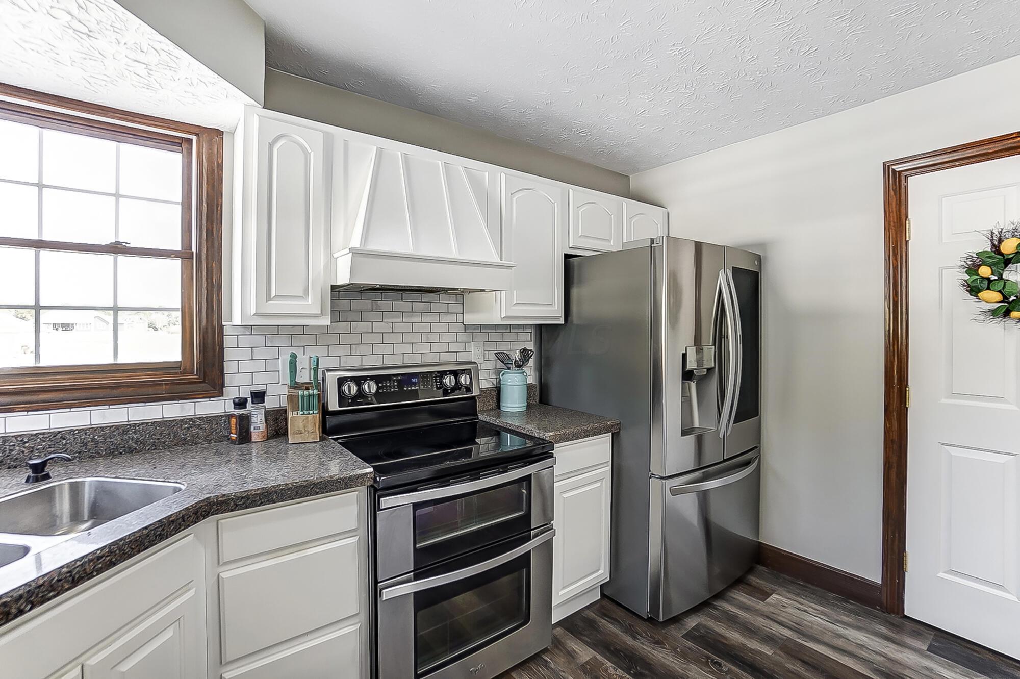 4477 Hollwood Road Springfield, OH 45502 - Photo 15 of 55 014