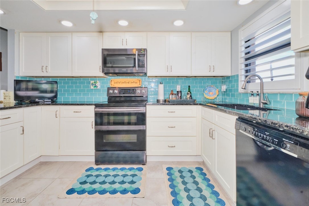 15370 Transit Court, Unit 108 North Fort Myers, FL 33917 - Photo 4 of 37