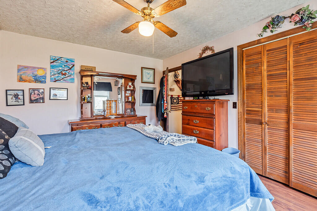 1675 Western Ridge Road Palermo, ME 04354 - Photo 18 of 43 18 1st bedroom 1st floor
