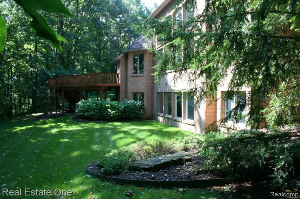 7811 Fieldstone Ridge Clarkston, MI 48348 - Photo 48 of 51 IMG_1686.jpg