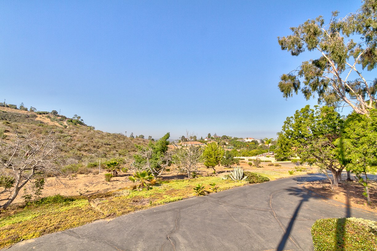 1961 Elevado Road Vista, CA 92084 - Photo 11 of 25