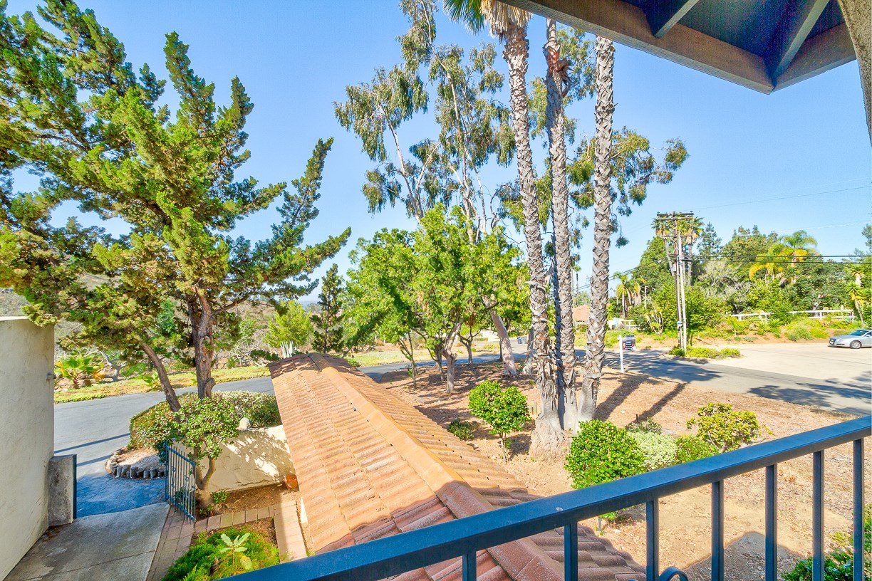 1961 Elevado Road Vista, CA 92084 - Photo 12 of 25