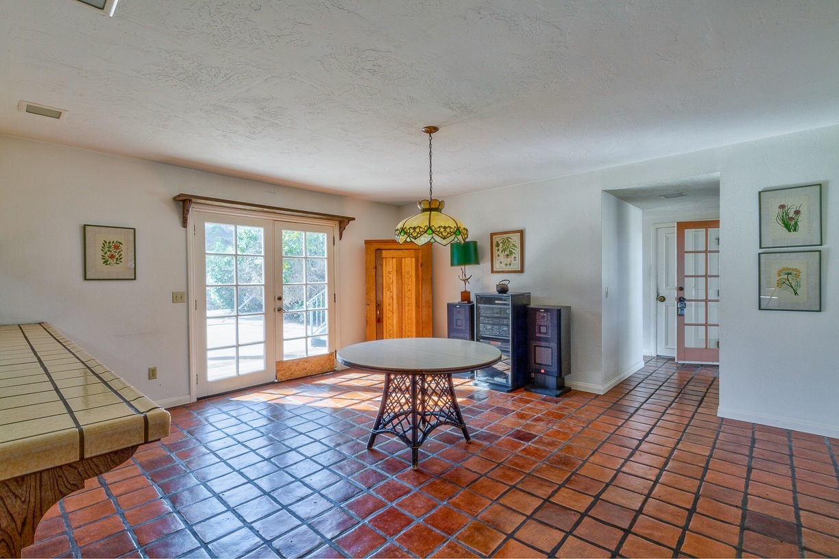1961 Elevado Road Vista, CA 92084 - Photo 15 of 25