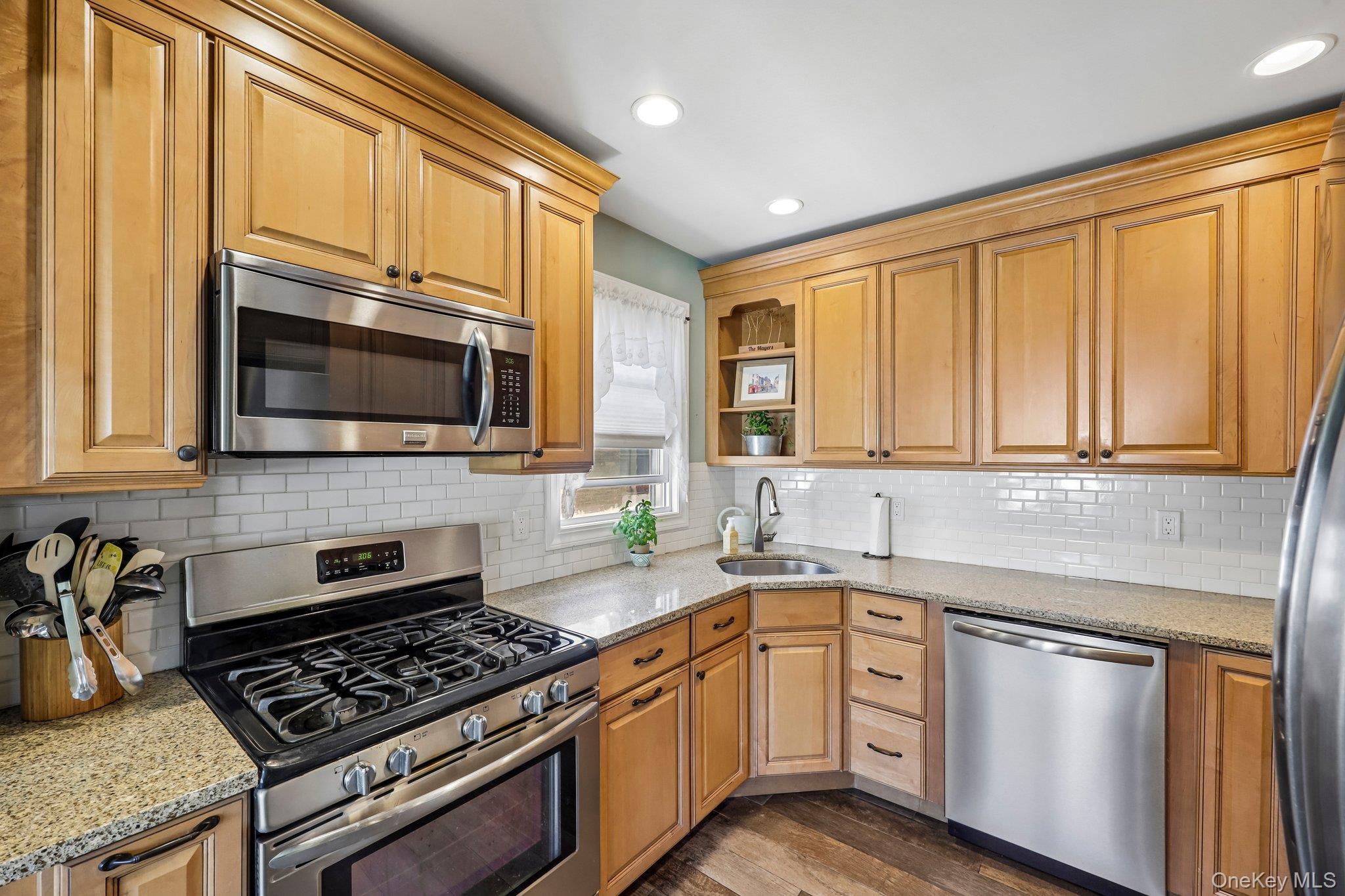 63 Kilburn Road South West Hempstead, NY 11552 - Photo 19 of 41