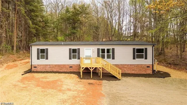 $229,000 | 1975 Carl Fox Road, Taylorsville, NC 28681